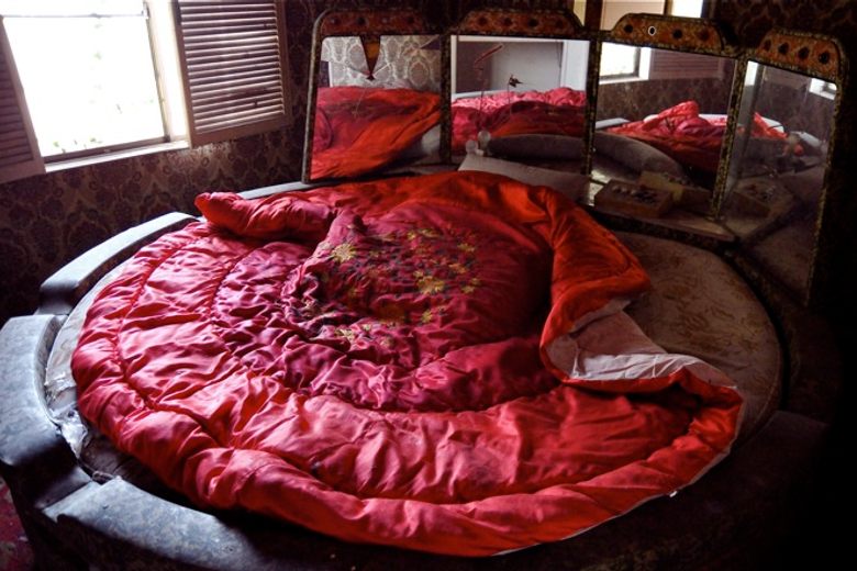 The Pearl Love Hotel cover image