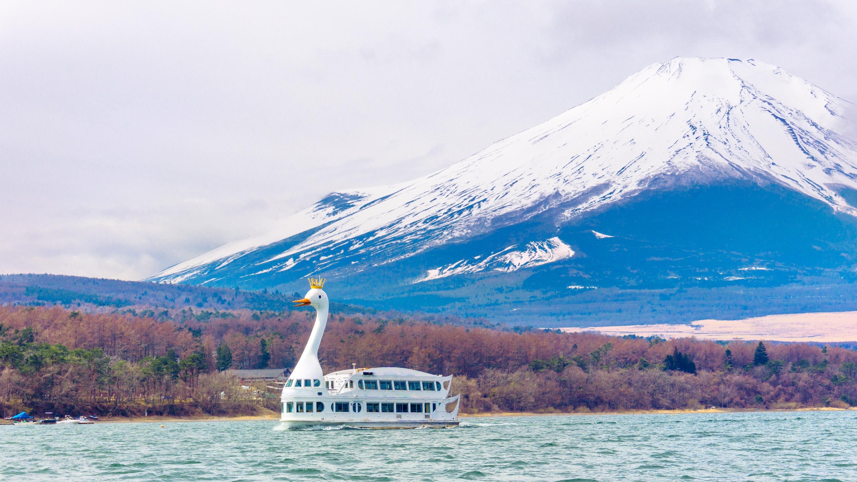 Yamanakako Tourist Boat