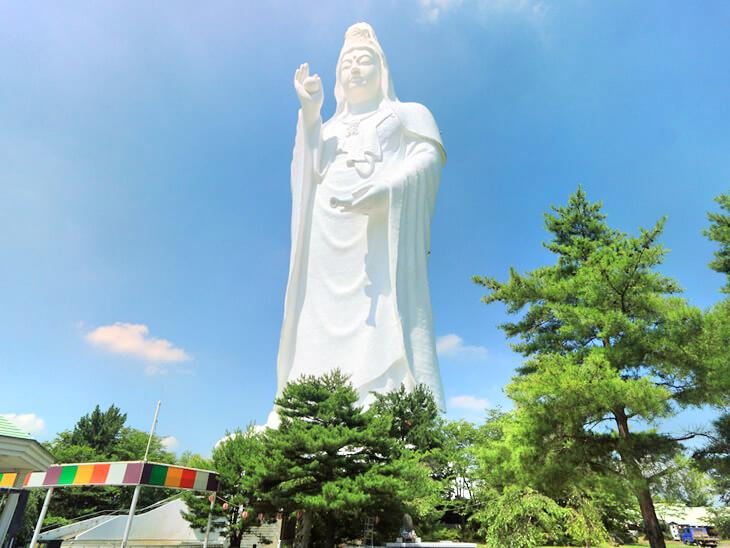 Sendai Dai Kannon (White-Robed Colossus)
