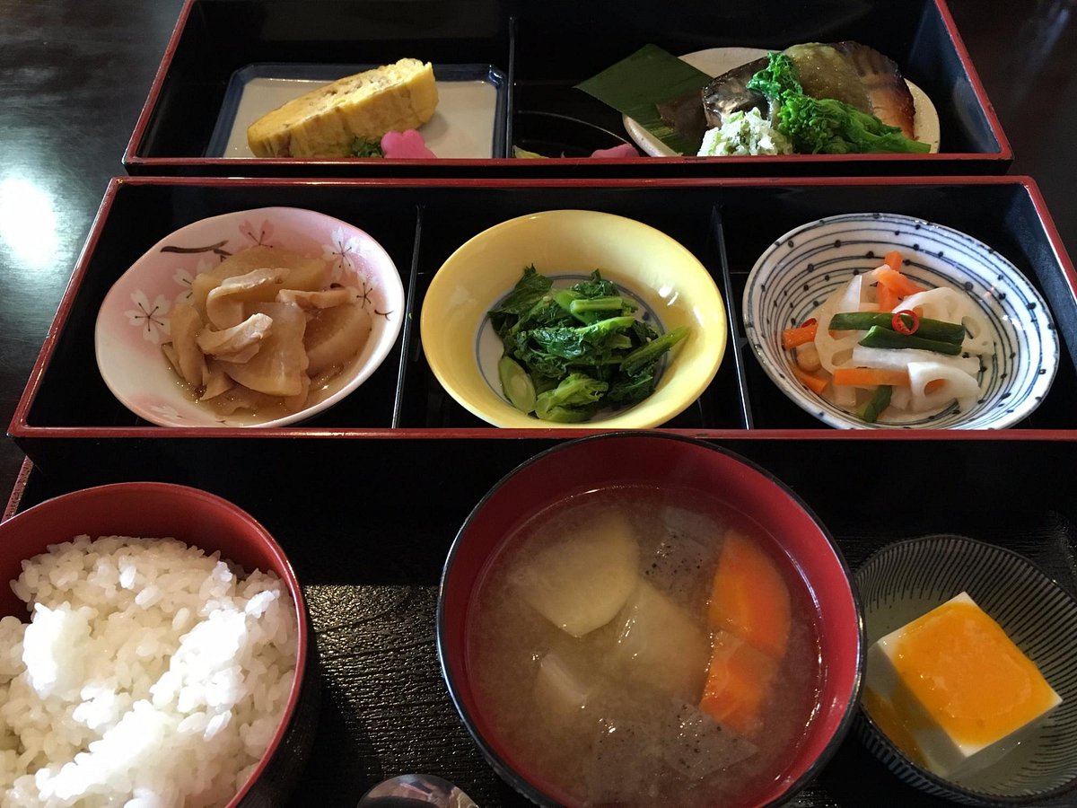 Michi-no-Eki Miyoshimura Hinosato cover image