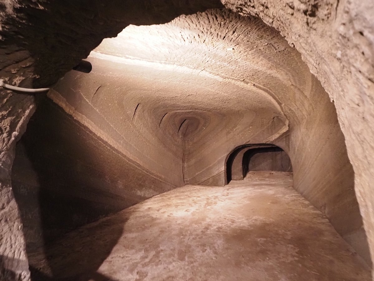 Akayama Underground Ruins cover image