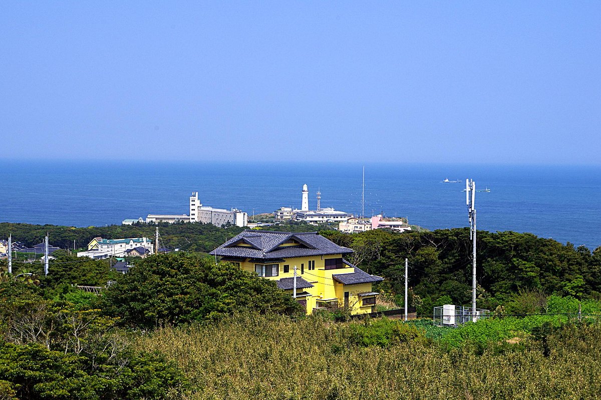 Chikyu no Marukumieru Oka Observatory Paviliion