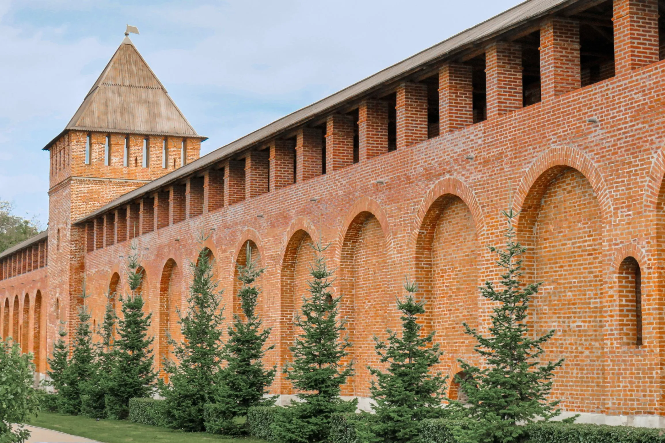 The Makhovaya Tower. Inside are several levels, embrasures at different heights, and passages running through the thick walls.