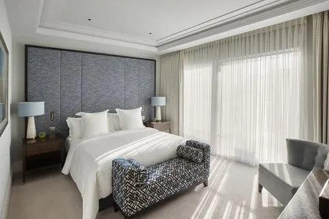 Four Seasons Hotel London at Tower Bridge photo 2