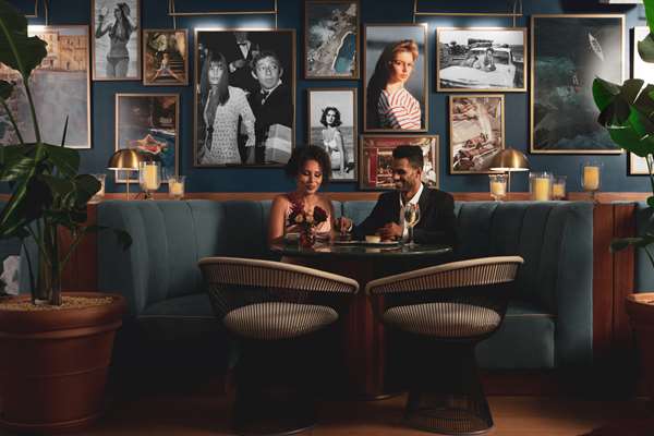The Hollywood Grande, Autograph Collection photo 5