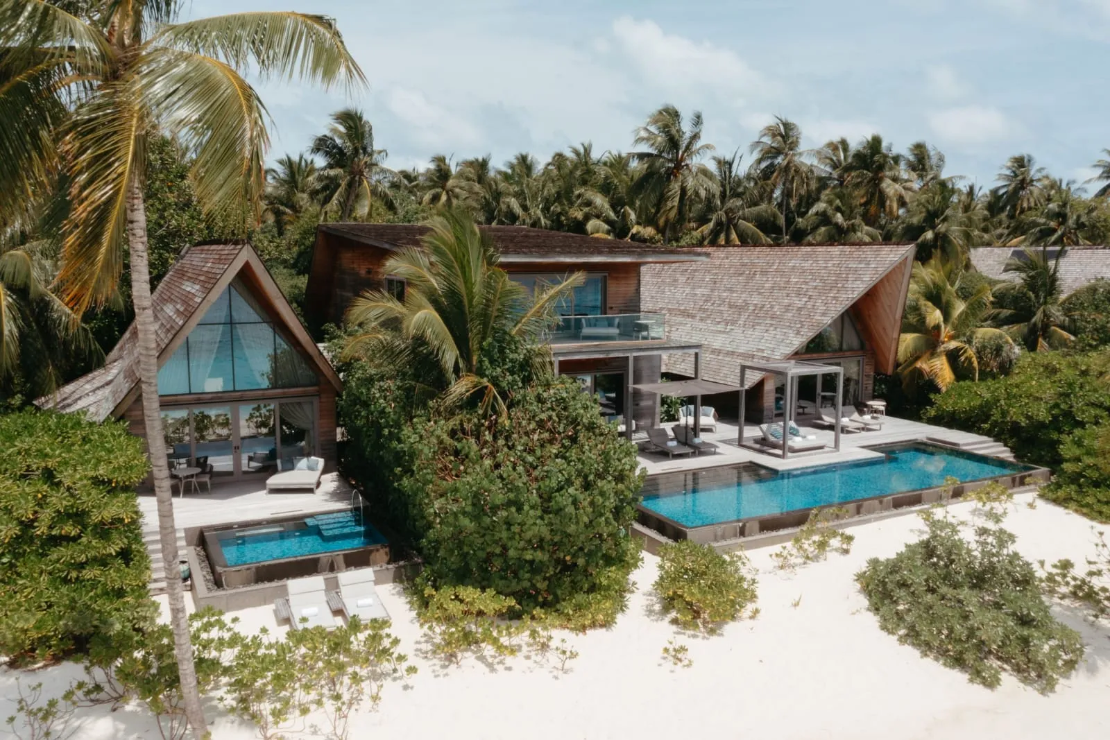 The St. Regis Maldives Vommuli Resort photo 5