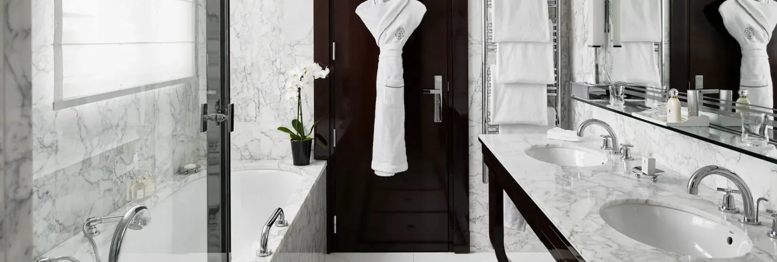 Hôtel Plaza Athénée - Dorchester Collection photo 2