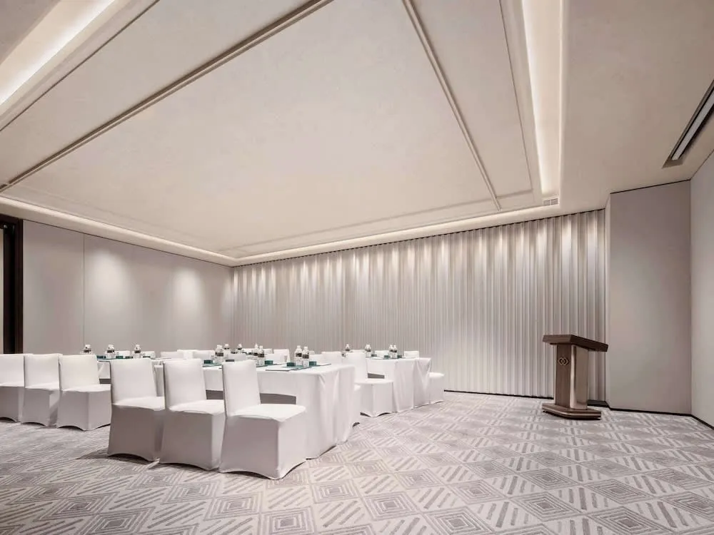 Sofitel Shanghai North Bund photo 2