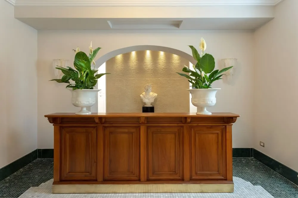 Grand Hotel des Etrangers photo 1