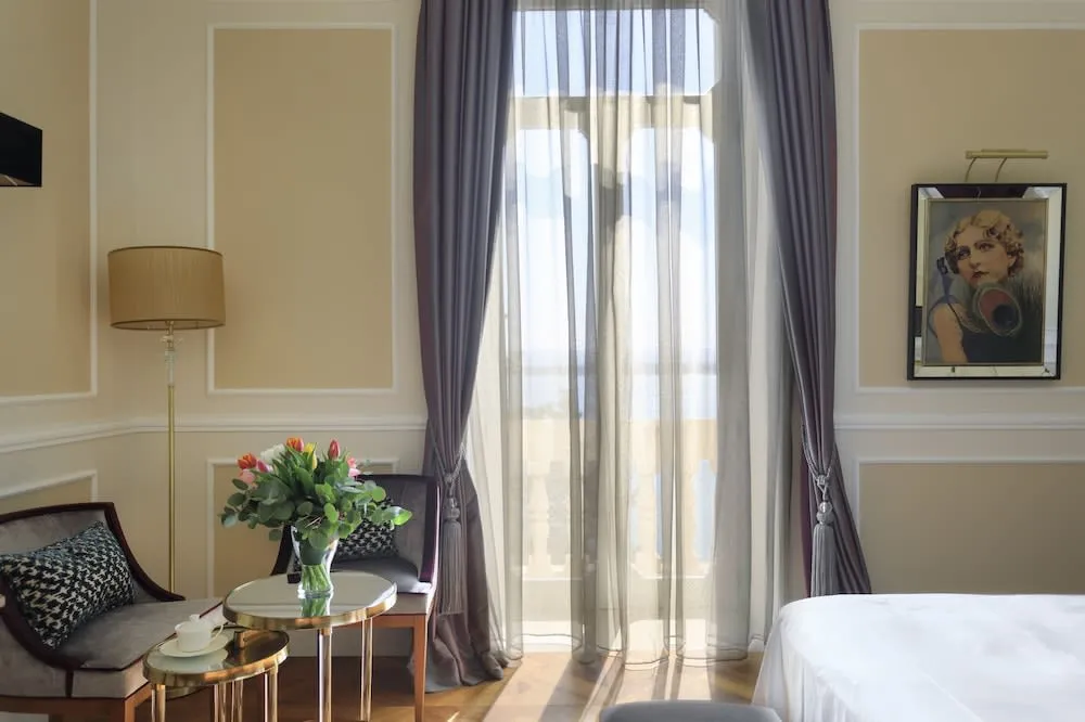 Grand Hotel des Etrangers photo 5