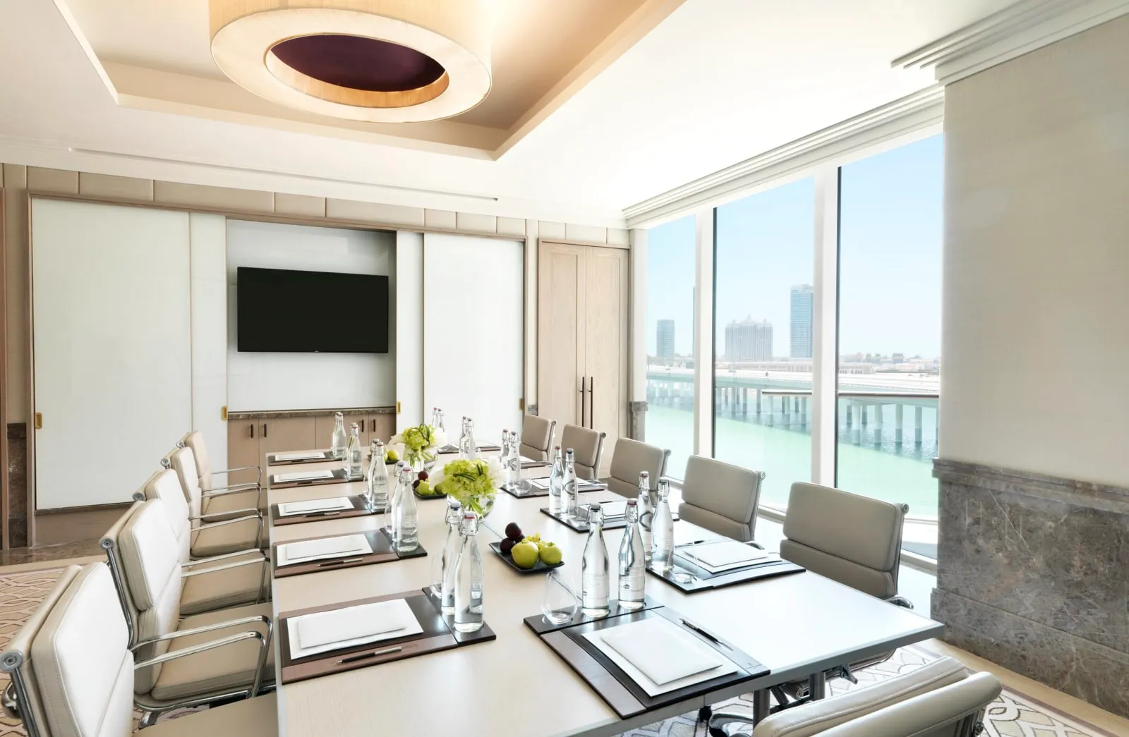 Four Seasons Hotel Abu Dhabi at Al Maryah Island photo 2