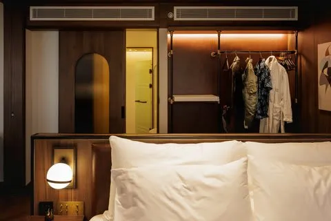 Public House Bangkok, a Member of Design Hotels photo 3