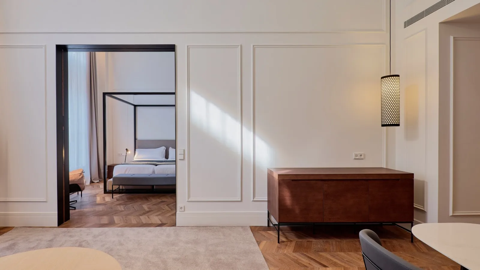 Kozmo Hotel Suites & Spa - Small Luxury Hotels of the World photo 2