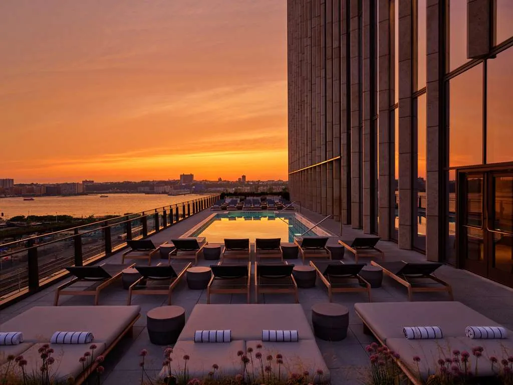 Equinox Hotel New York photo 3