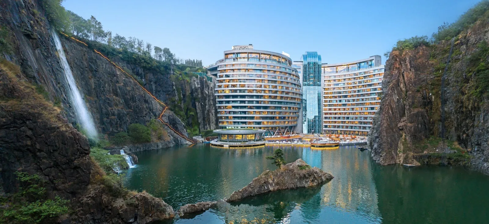 InterContinental Hotels Shanghai Wonderland by IHG photo 1