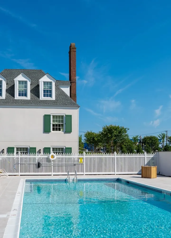 Canoe Place Inn and Cottages photo 3