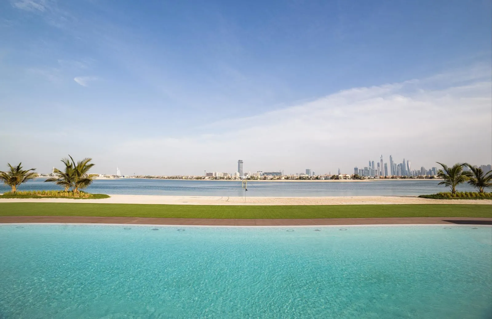 Vignette Collection TH8 PALM DUBAI BEACH RESORT by IHG photo 2