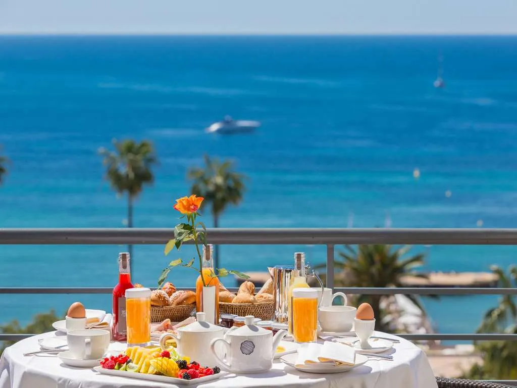 Hôtel Barrière le Majestic Cannes photo 4