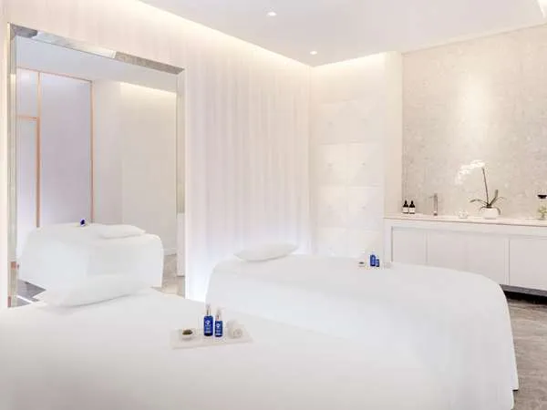 SLS Dubai Hotel & Residences photo 2