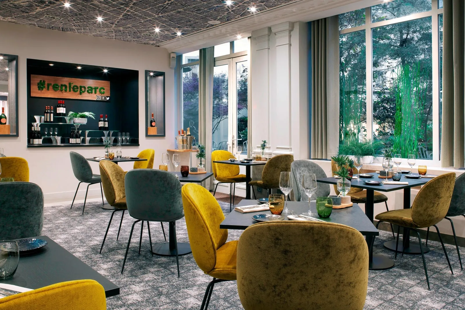 Renaissance Paris Nobel Tour Eiffel Hotel photo 2