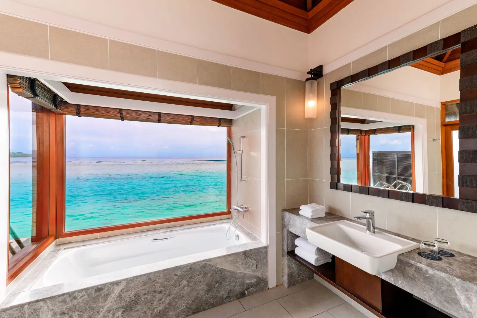 Sheraton Maldives Full Moon Resort & Spa photo 2