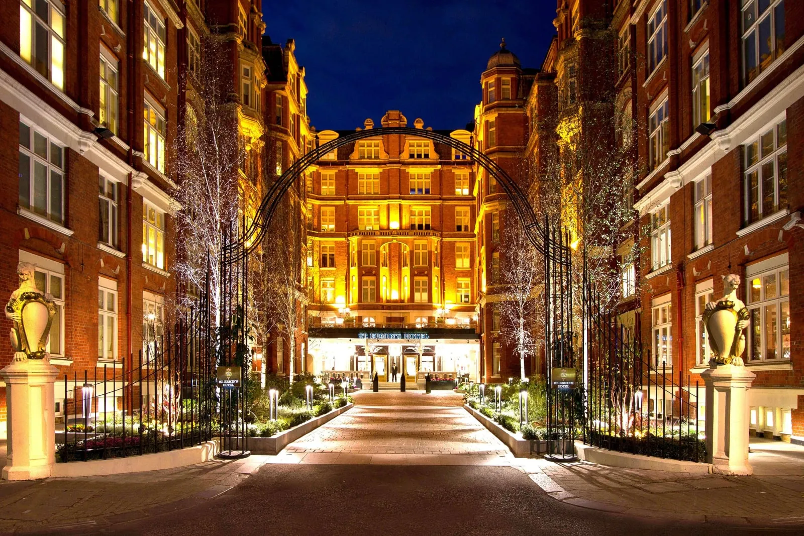 St. Ermin's Hotel, Autograph Collection photo 1