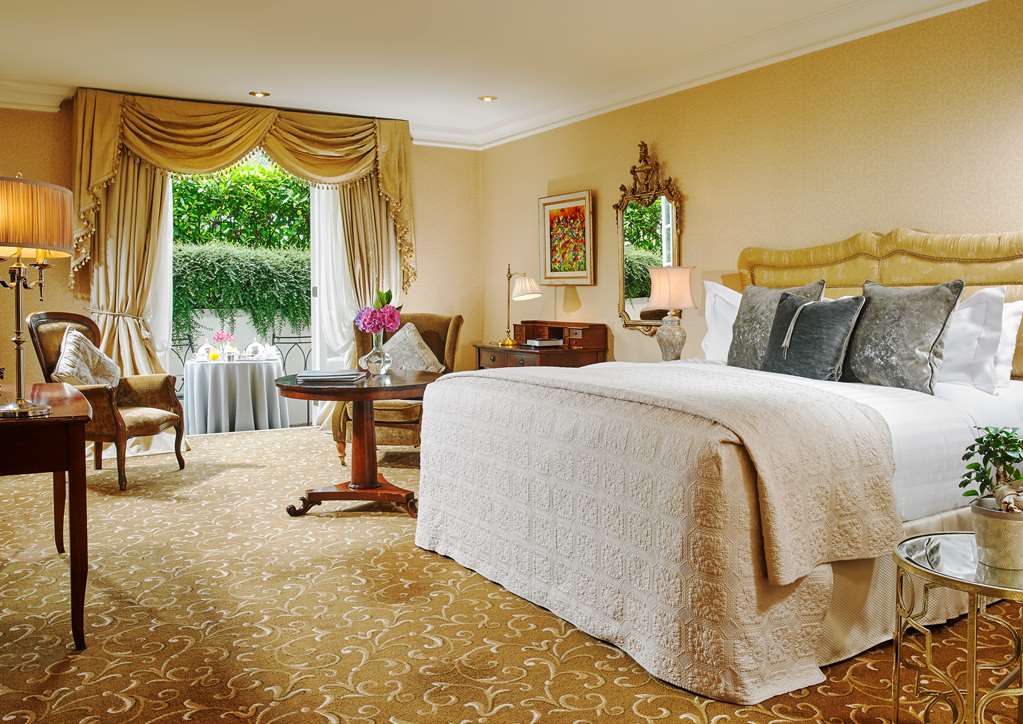Hayfield Manor photo 3