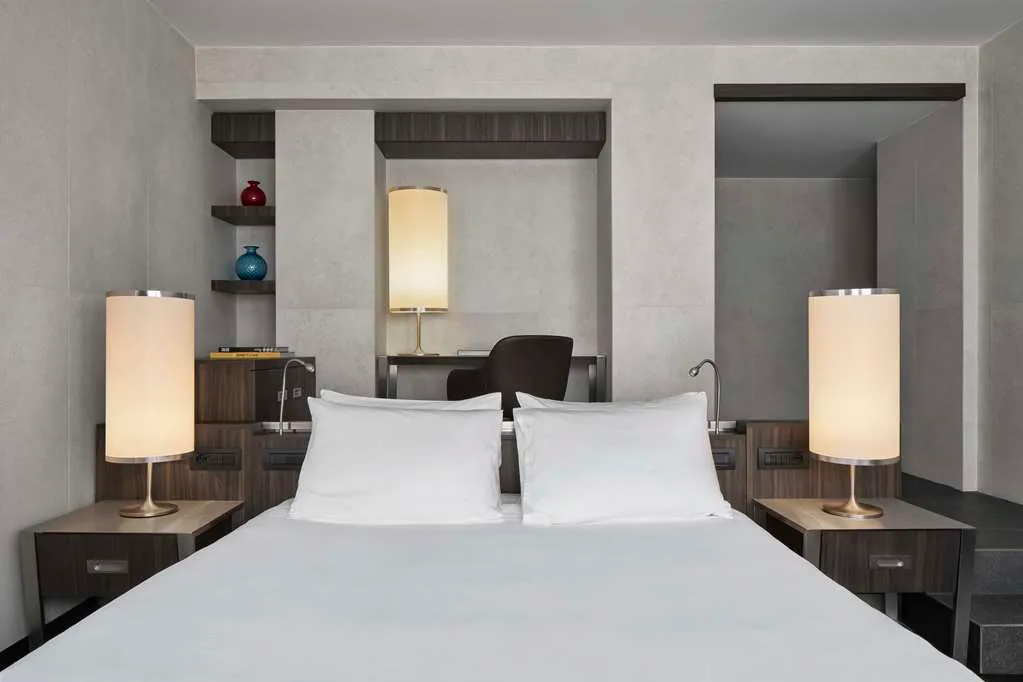 Hyatt Centric Milan Centrale photo 2