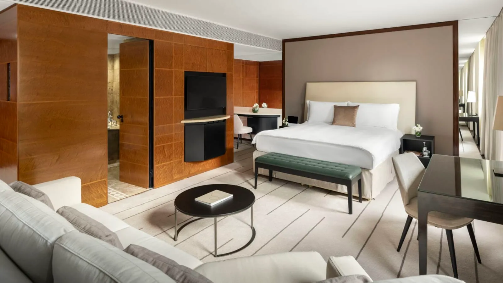 Como the Halkin photo 1