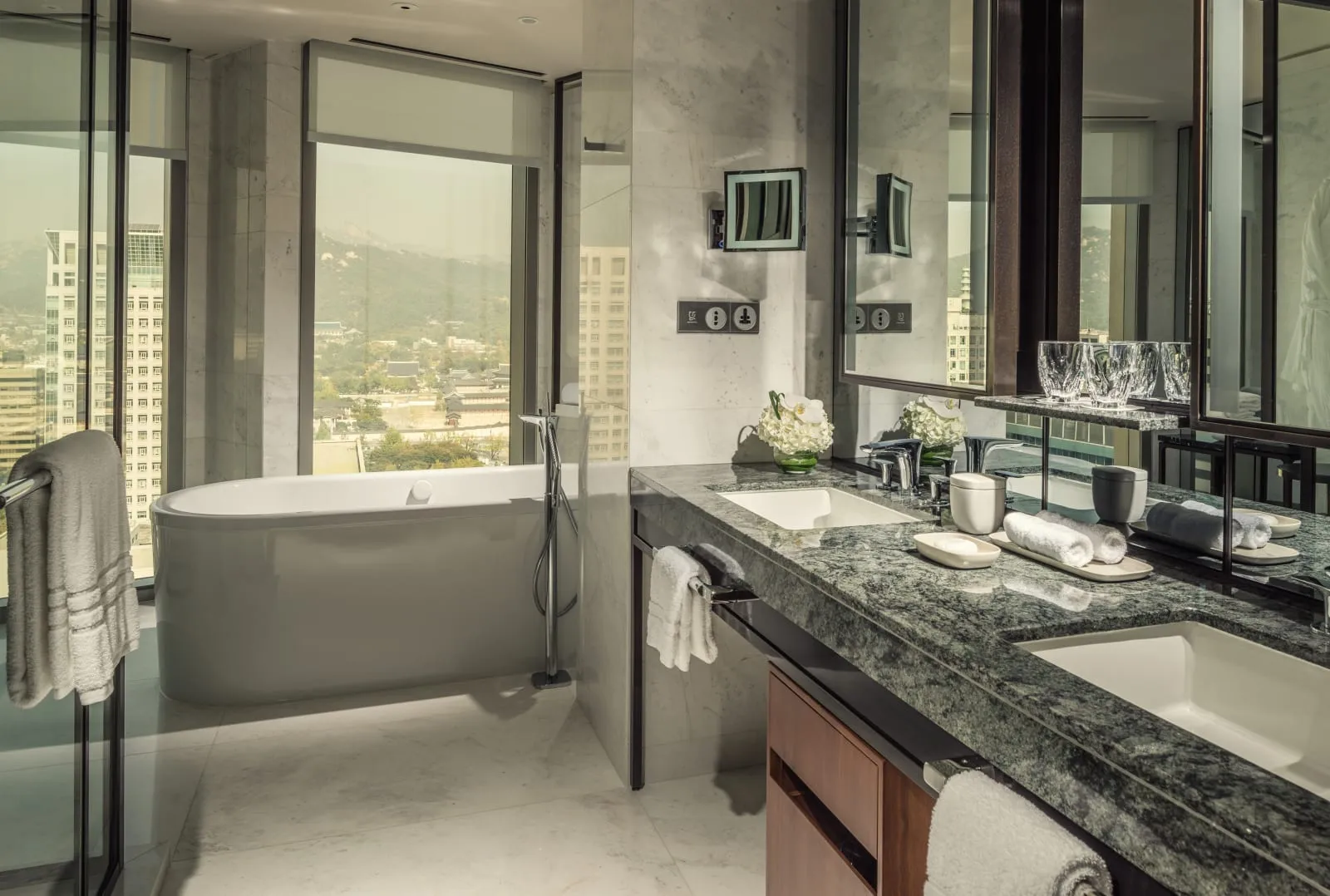 Four Seasons Hotel Seoul photo 2
