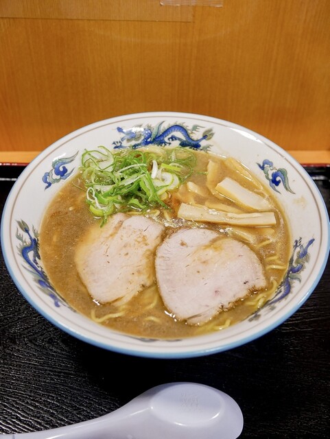 Ramenya Tenkin Shijou ten: klassischer Asahikawa-Ramen — 1