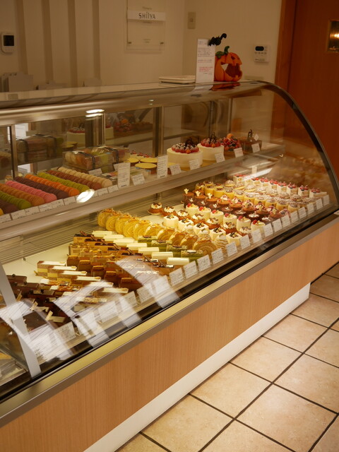 Patisserie Shiiya: klassische französische Patisserie — 5