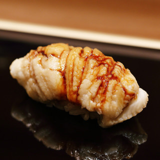Sushi Minato: Hokkaido-Meeresfrüchte im Edo-Stil — 4