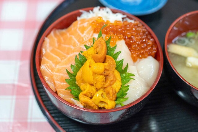 Teishoku Meshiya: Sapporo Market Seafood Bowls — 1