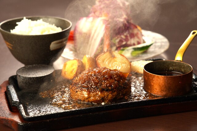 Tezukuri Hamburger Steak Kobo Toshi: saftige, handgemachte Hamburg Steaks — 1