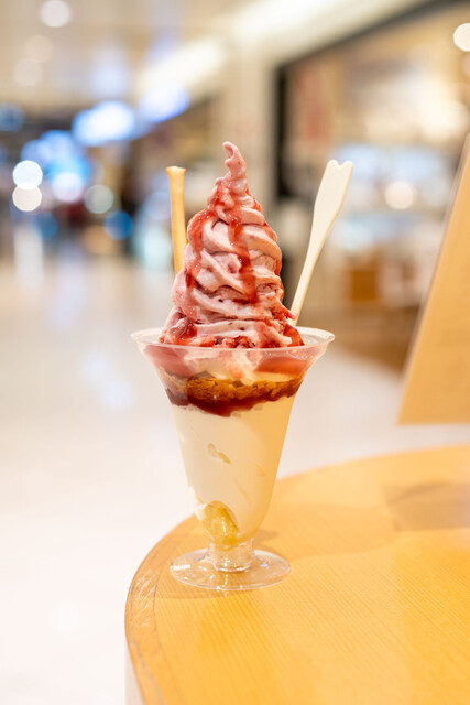Milk & Parfait Yotsuba White Koji: Softeis aus Hokkaido-Milch — 3