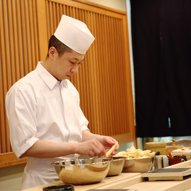 Sushi Hidetaka: Hokkaido-Meeresfrüchte im Edo-mae-Stil — 1