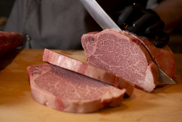 NIKUSYO taku ohira: Wagyu-Yakiniku im Kappo-Stil — 1