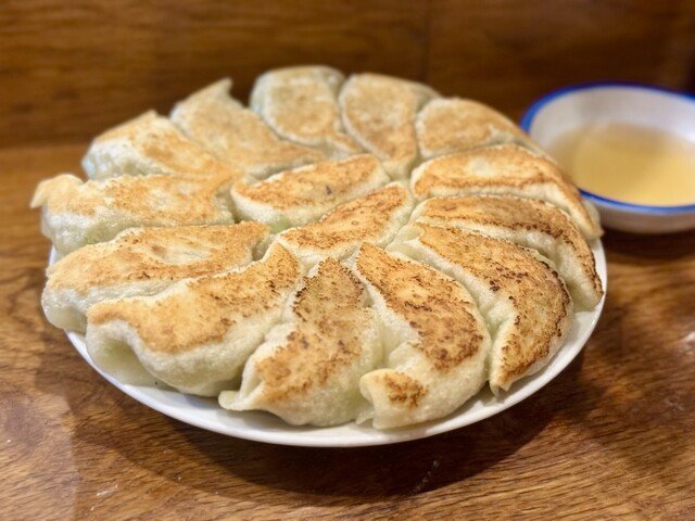 Kirin: Handgemachte Gyoza und chinesische Gerichte — 1