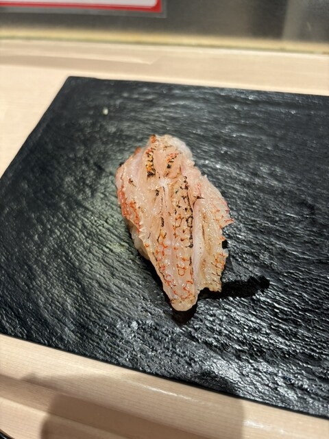 Sapporo Uogashi 57 Ban Sushi: Steh-Sushi-Bar am Flughafen — 3
