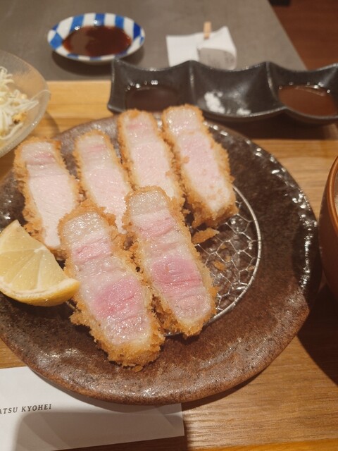 Tonkatsu Kyohei: bei Niedrigtemperatur gegartes Kotelett — 1