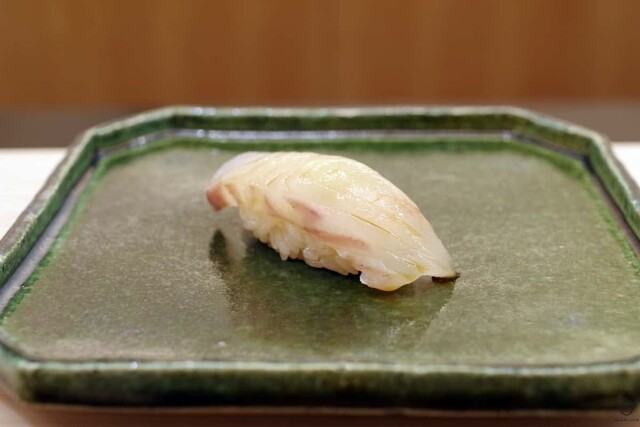 Ishimaru: Edomae-Sushi als Omakase am Tresen mit acht Plätzen — 5