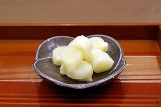 Ishimaru: Edomae-Sushi als Omakase am Tresen mit acht Plätzen — 4