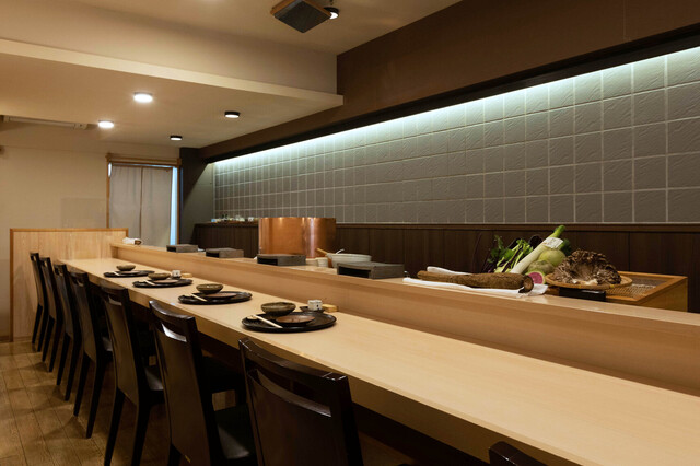 Tenpaku: Tempura-Omakase am Tresen mit sechs Plätzen — 4