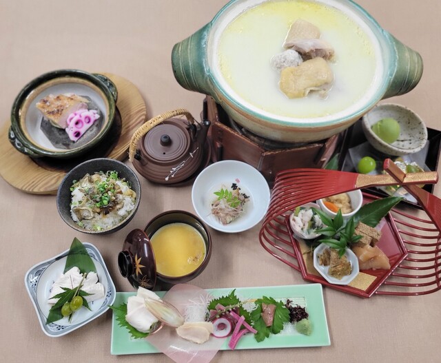 Mizutaki Genkai Honten: traditioneller Hühner-Hot-Pot — 2