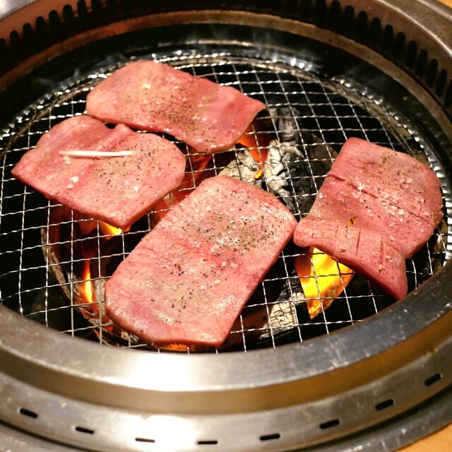 Sumiyaki Kinryusan: legendäres Holzkohle-Yakiniku — 2