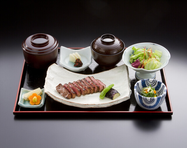 Ningyocho Imahan Honten: Klassisches Sukiyaki, am Tisch zubereitet — 4