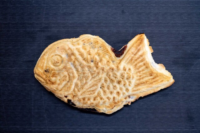 Yanagiya: Taiyaki, einzeln in Eisenformen gebacken — 1