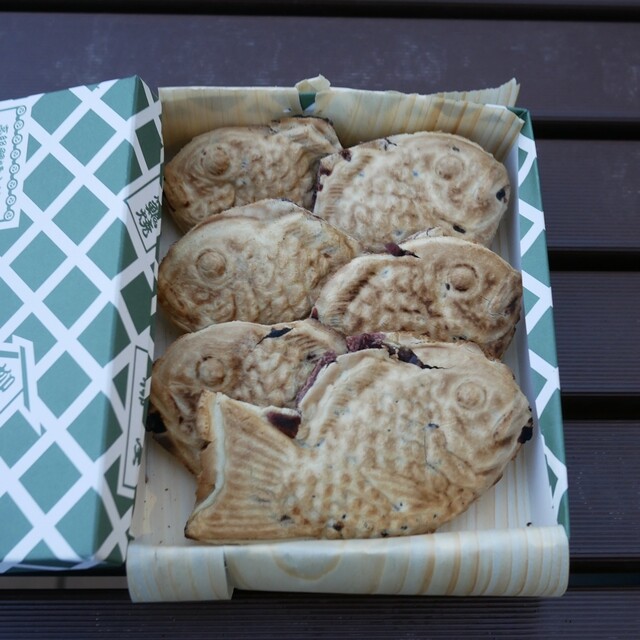 Yanagiya: Taiyaki, einzeln in Eisenformen gebacken — 5