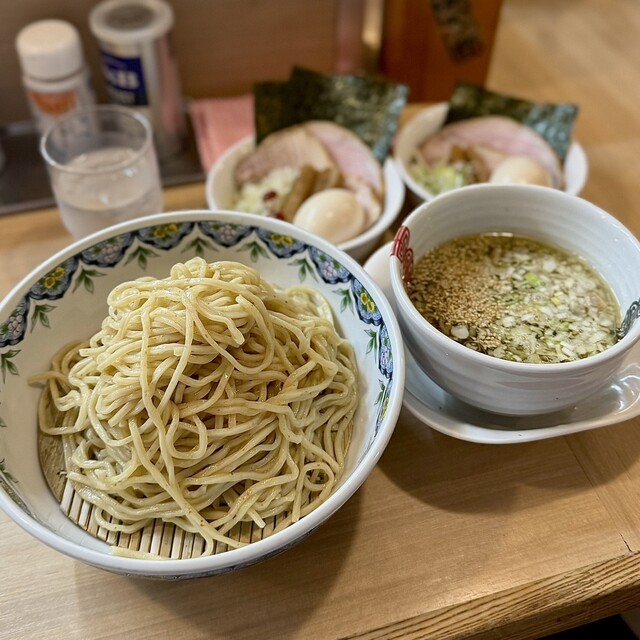 Chuka Soba Tagano: meisterhaft zubereiteter Ramen — 4